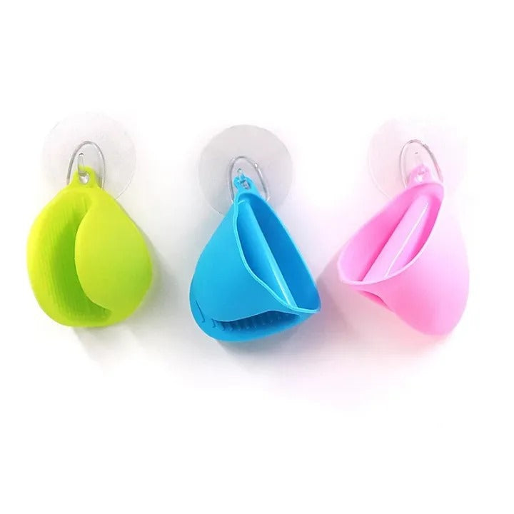 2Pcs Silicone Heat Resistant Grip Clips – Non-Slip Mini Oven Mitts for Cooking & Baking